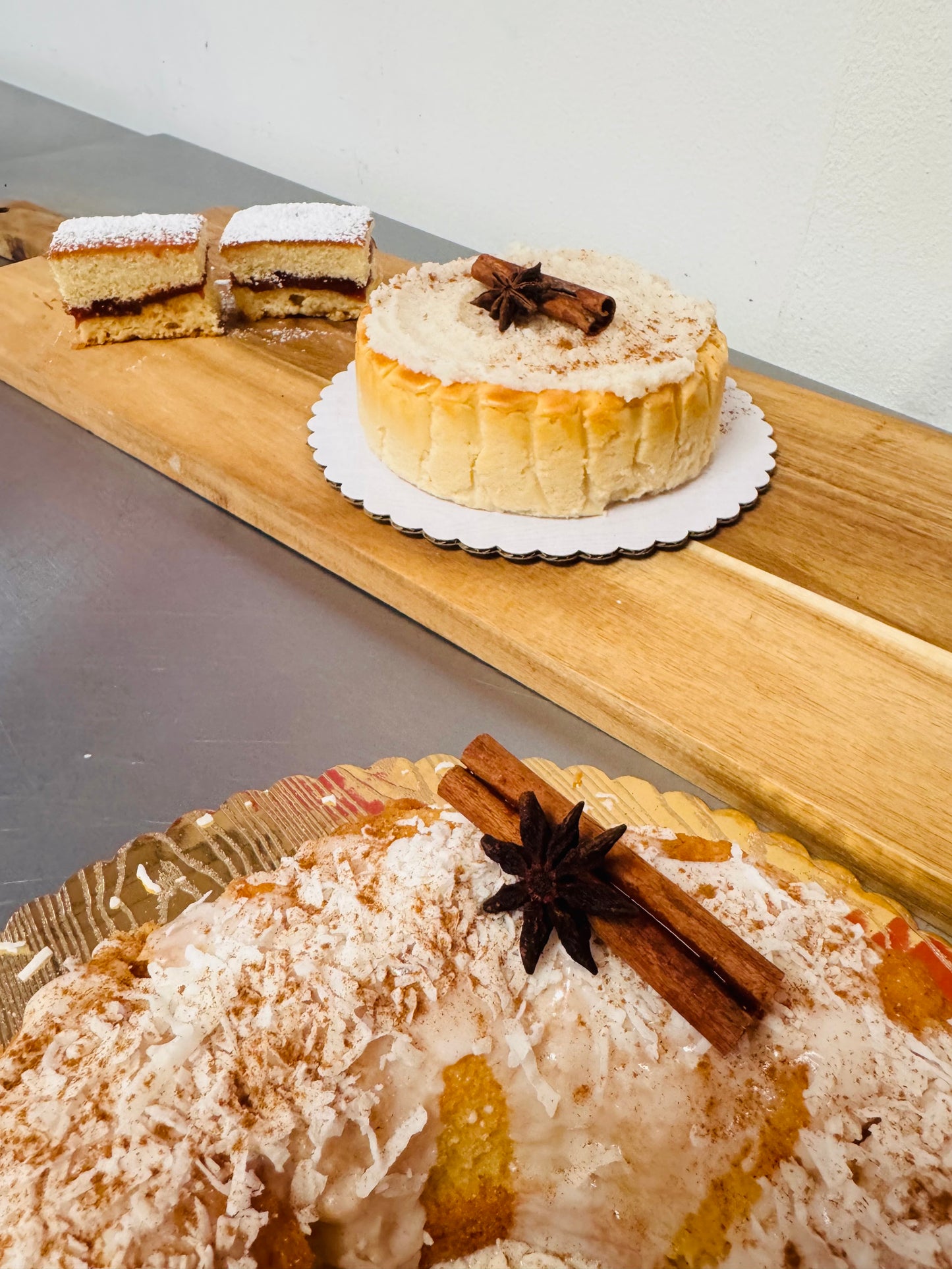 Taller online: Cakebundt coquito + panetela coco-guayaba + tarta vasca coquito