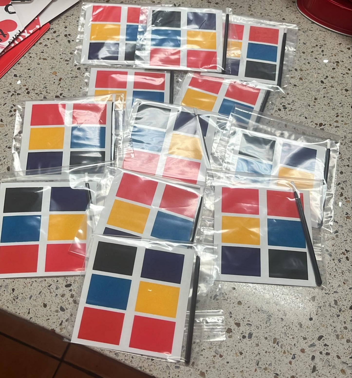 Paleta pintura comestible con pincel