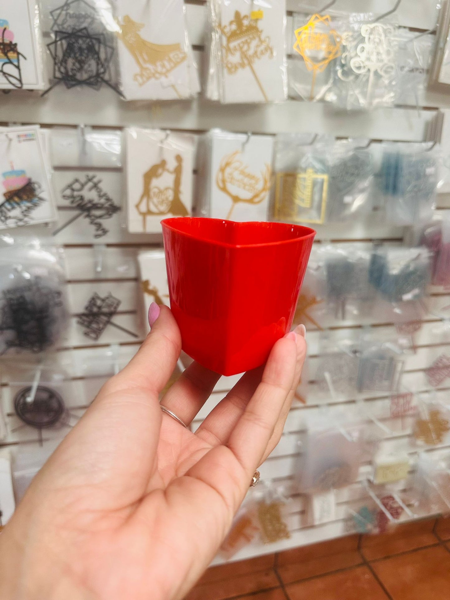 Vasos con tapa 5oz corazón rojo